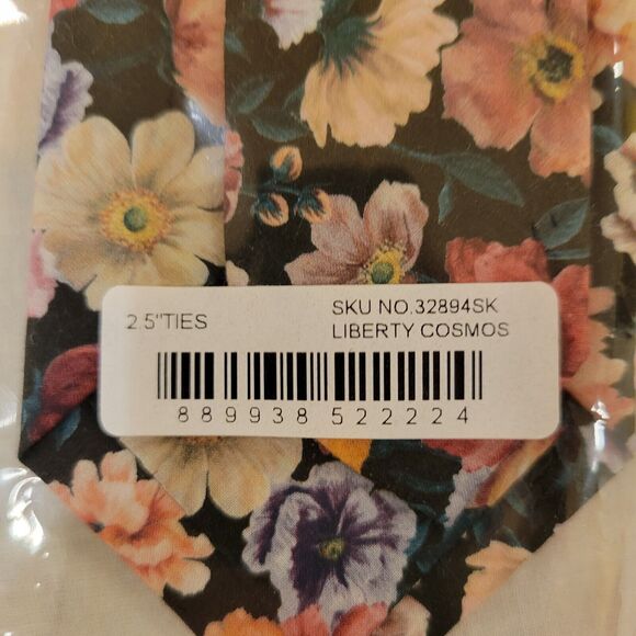 The Tie Bar Silk Floral Necktie, pocket square & Socks NWT Lot Of 3 Pieces - Picture 4 of 6